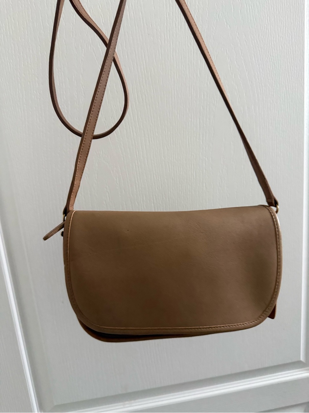 Coach Vintage 9937 Richie  Tan Leather Crossbody Shoulder Bag Purse
